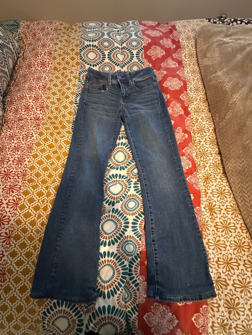 American Eagle Women's Flared Jeans - Classic Mid Wash